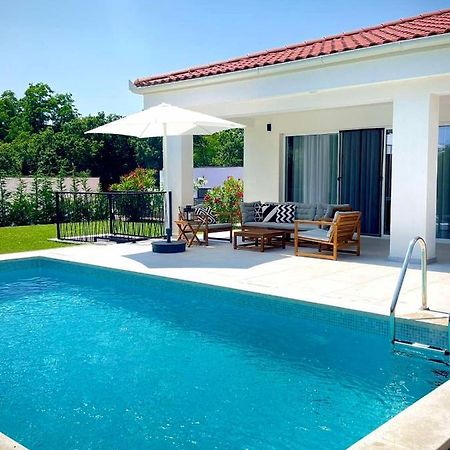 Villa Destiny Nedescina, Istrien, Kroatien מראה חיצוני תמונה